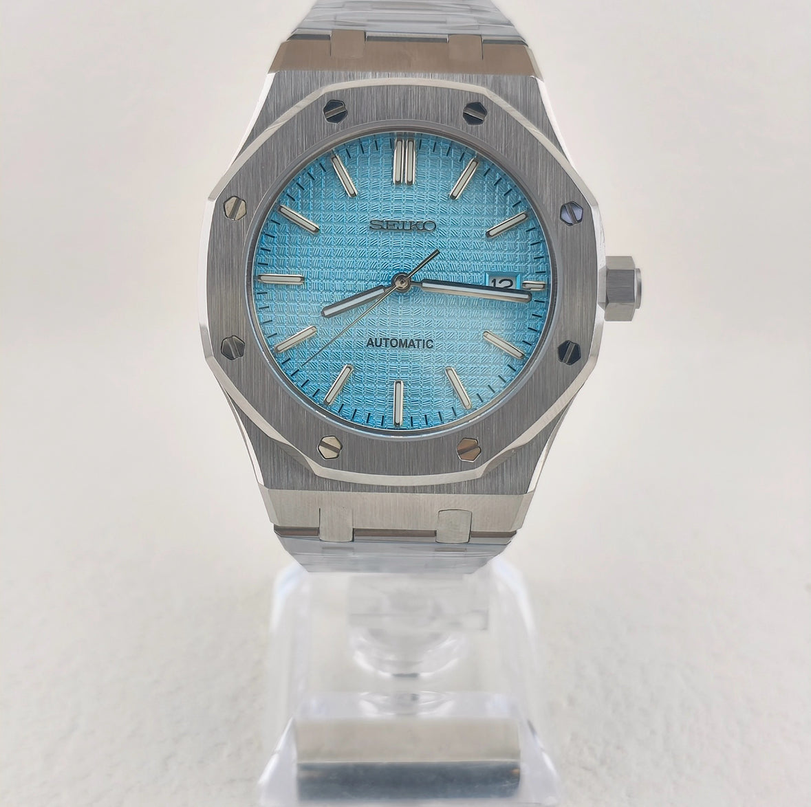 Royal style Tiffany blue
