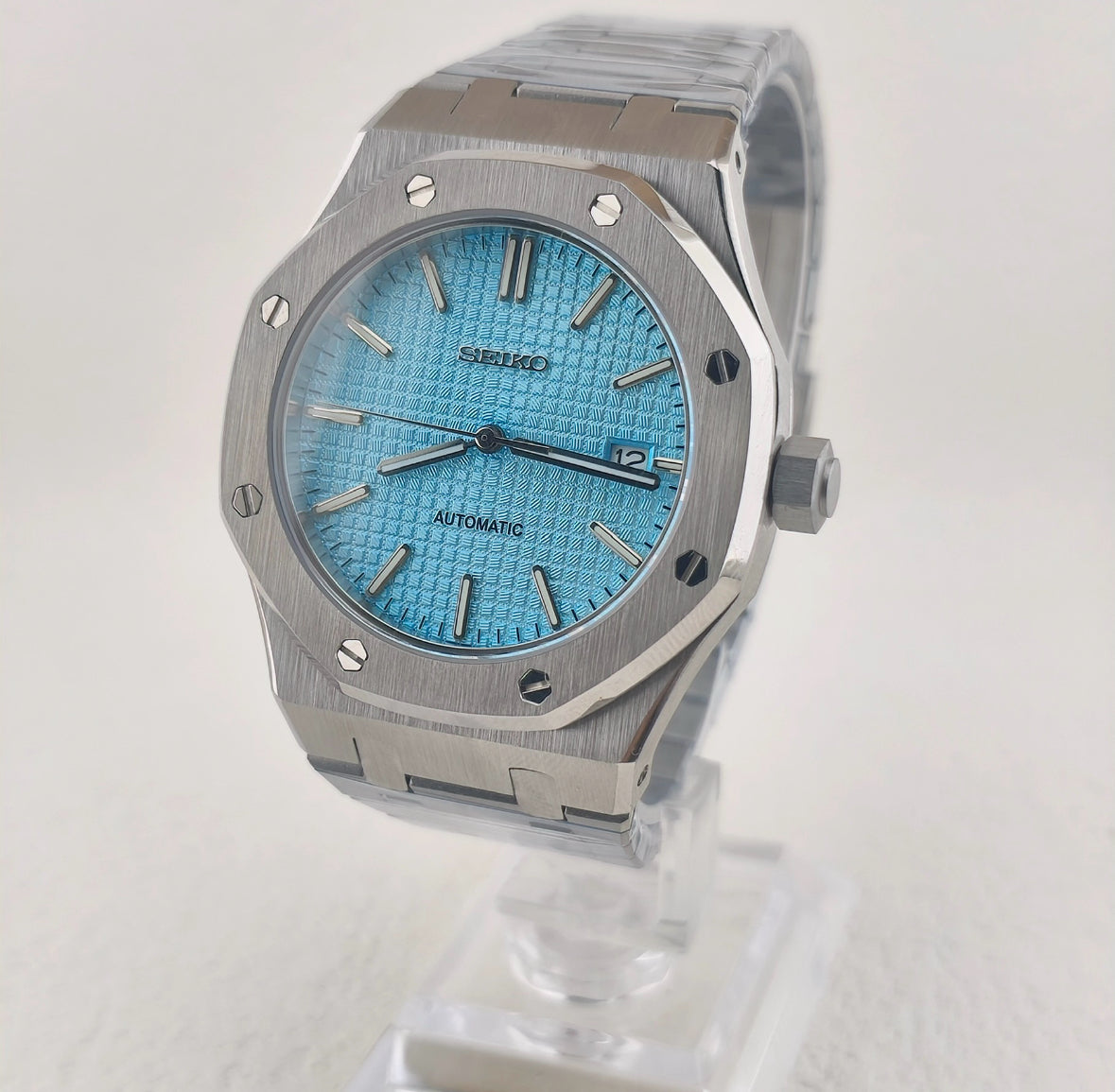 Royal style Tiffany blue